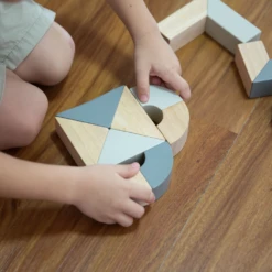 Plan Toys Twisted Blocks 2 Jr+ -Speelgoed Serie Winkel plan toys twisted blocks 5508 atmos 2